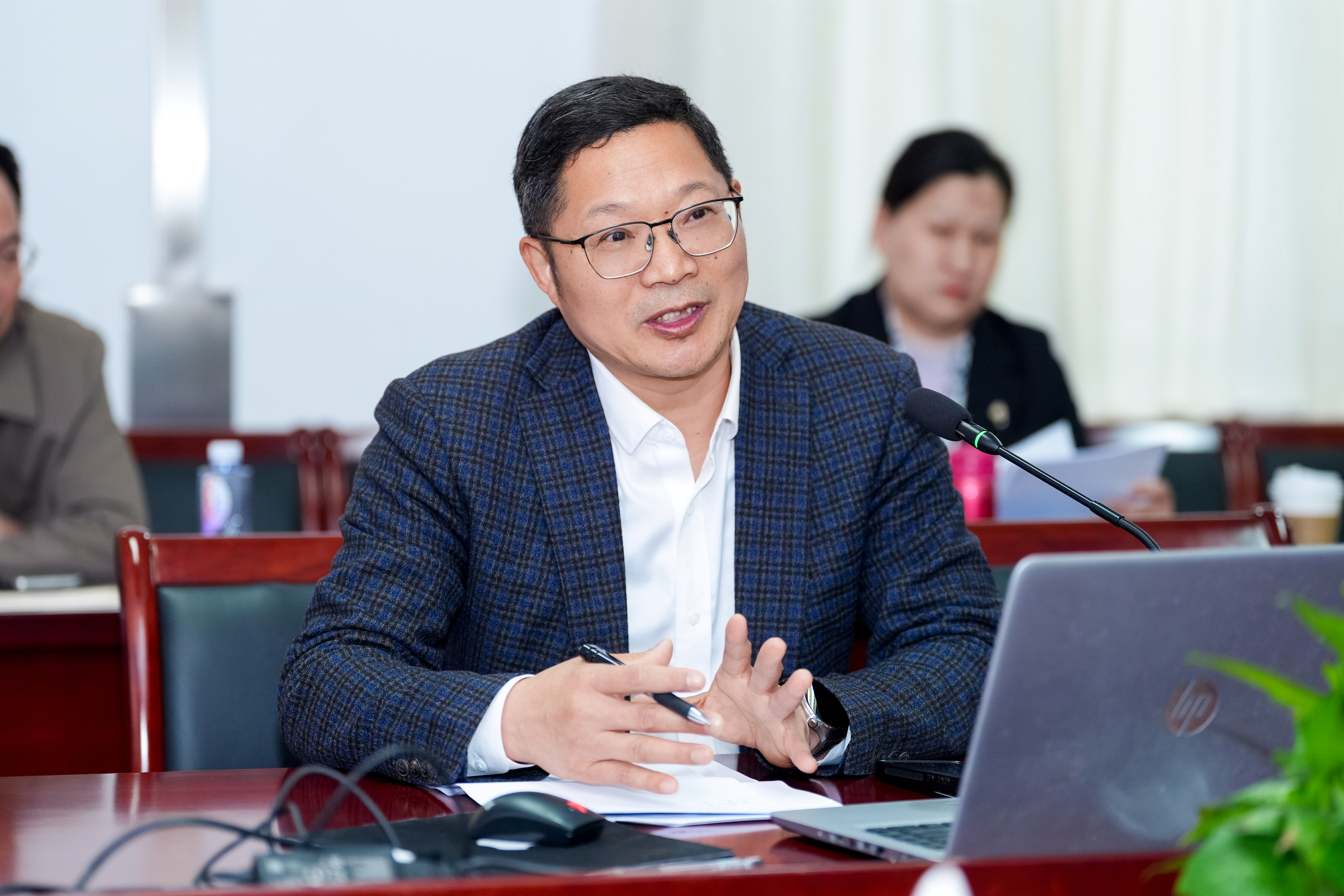 上海民办学校党建与思想政治研究中心举办2026年度课题立项答辩评审会